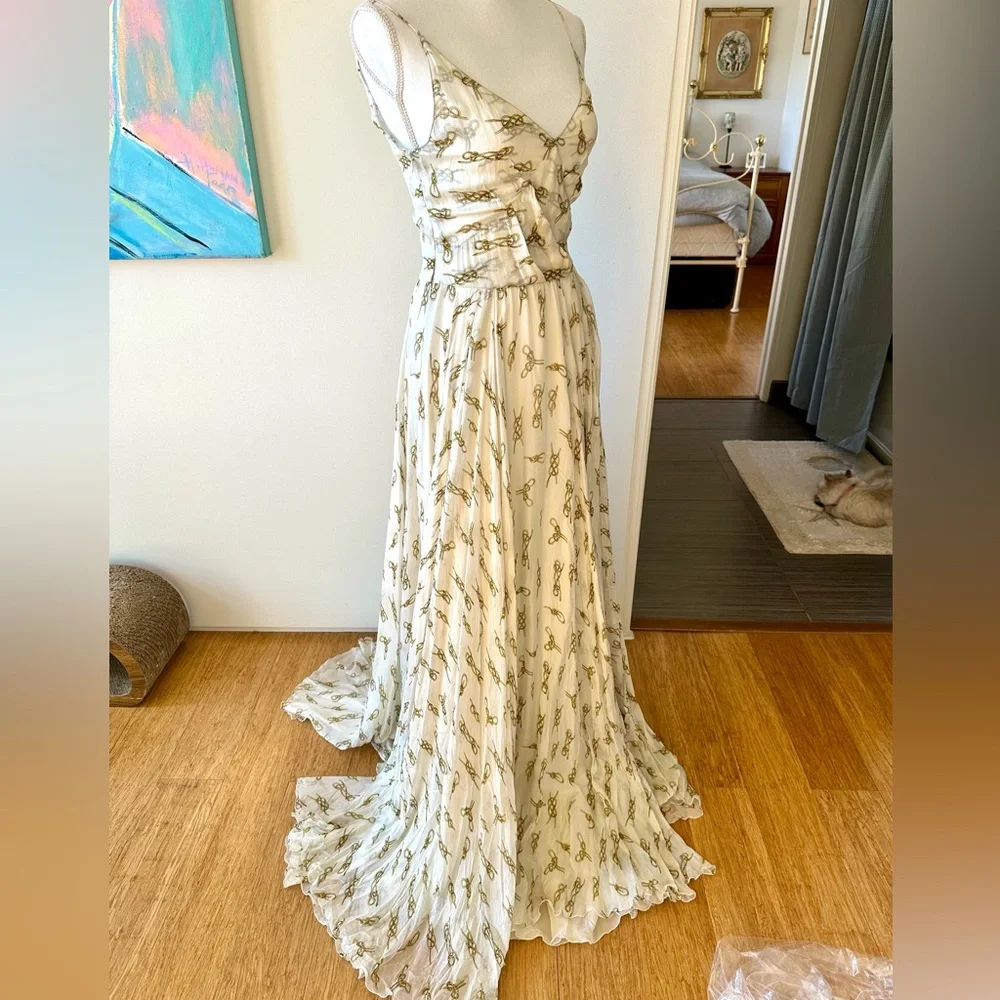 D&G Spring Summer Flowing white and gold print maxi gown dress. - Picture 4 of 10